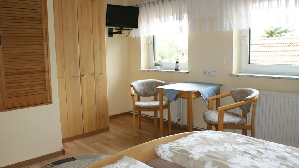 Haus Kuhn Pensión *